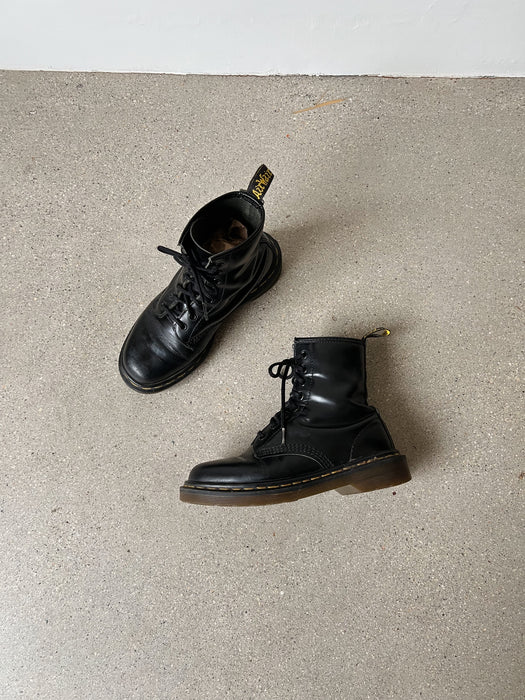 Black Leather Dr Martens Boots | 7/7.5