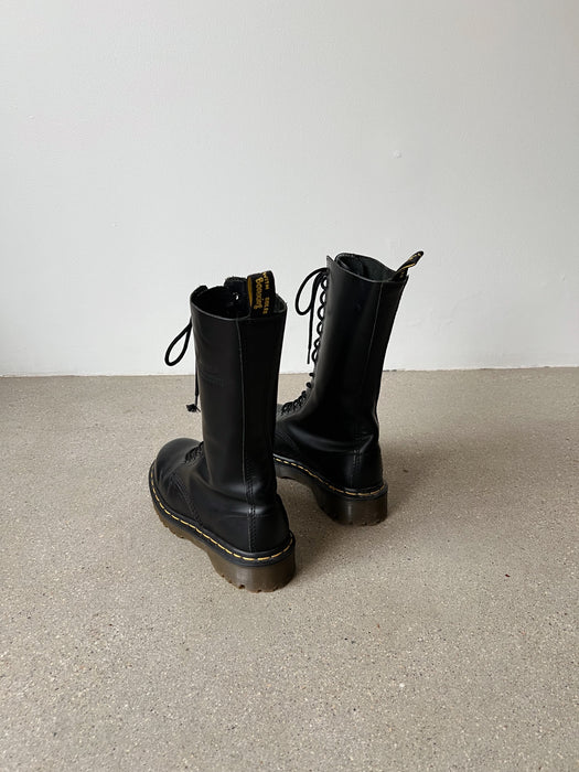 Black Leather Mid Calf Dr Martens Boots | 7/7.5