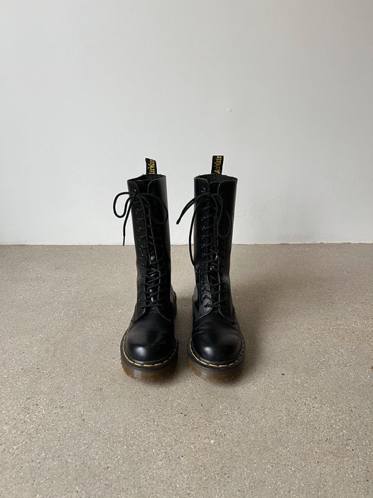 Black Leather Mid Calf Dr Martens Boots | 7/7.5
