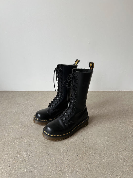 Black Leather Mid Calf Dr Martens Boots | 7/7.5