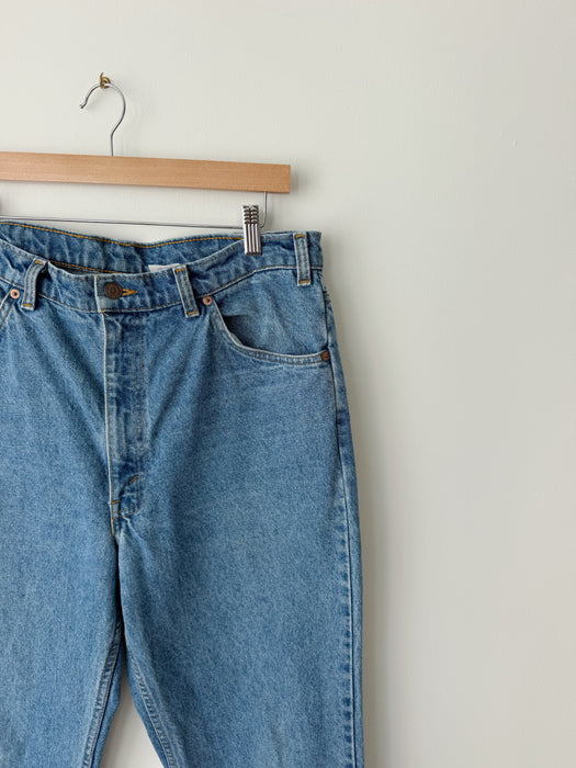 Mid Wash Levi's 619 Denim | 34