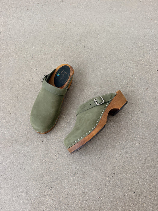 Moss Leather Clogs | 7.5