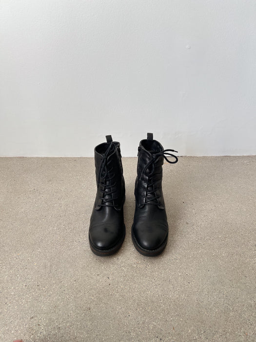 Black Leather Lace Up Boots | 9