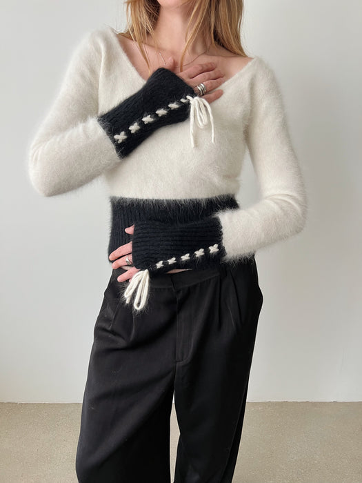 Cream & Black Angora Sweater | M