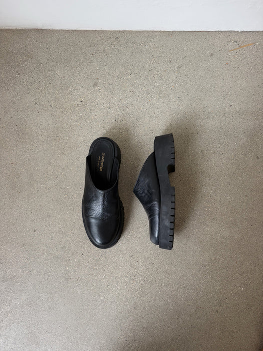 Black Leather Clogs | 8.5
