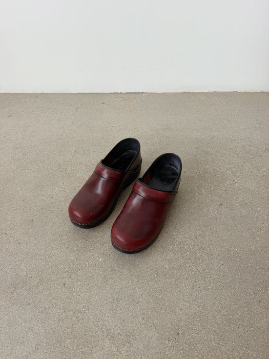 Burgundy Leather Clogs | 8.5