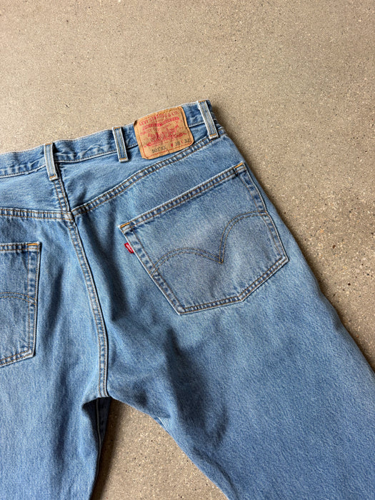Mid Wash Levi’s 501 Denim | 36