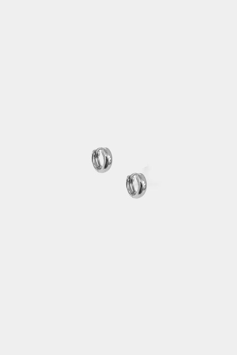 Kara Yoo Baby Norma Huggie Hoops