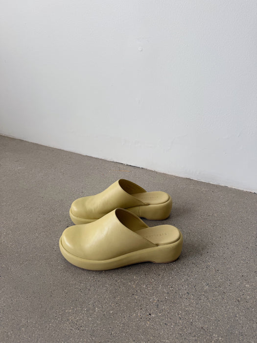 Butter Everlane Clogs | 8.5