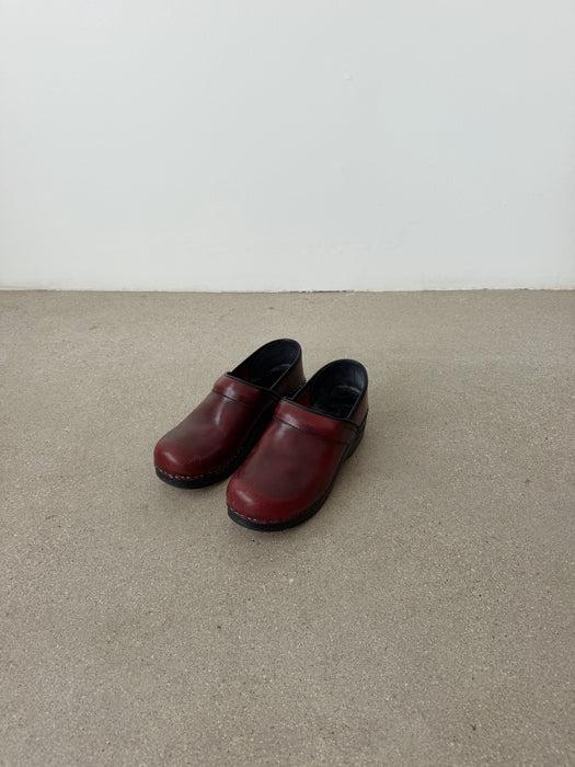 Burgundy Leather Clogs | 8.5