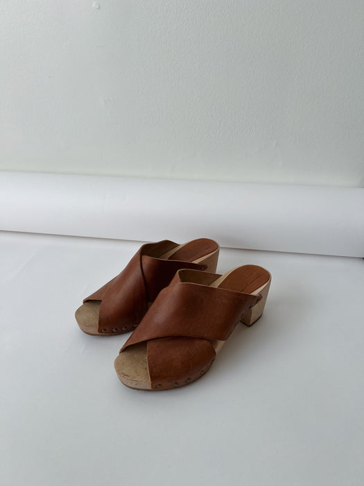 Cognac Leather Clogs | 6