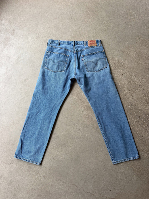 Mid Wash Levi’s 501 Denim | 36