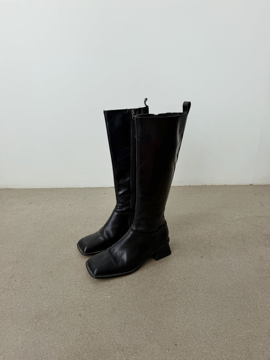 Black Leather Square Toe Boots | 9.5
