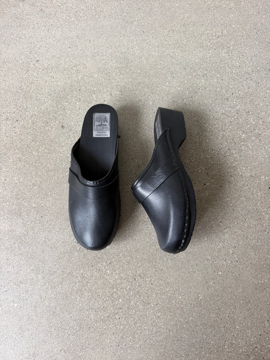 Black Leather Clogs | 9.5