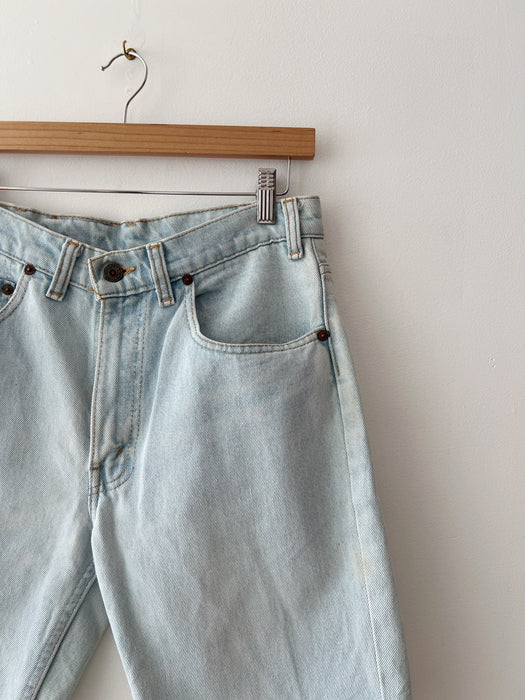 Light Wash Levi's Cut Off Shorts | 28