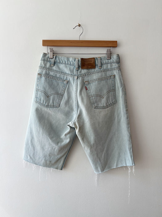 Light Wash Levi's Cut Off Shorts | 28