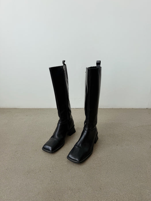 Black Leather Square Toe Boots | 9.5