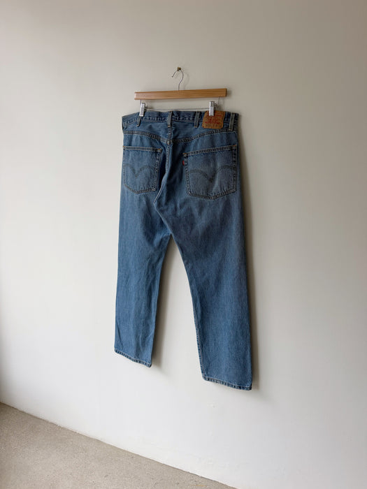 Mid Wash Levi’s 501 Denim | 36