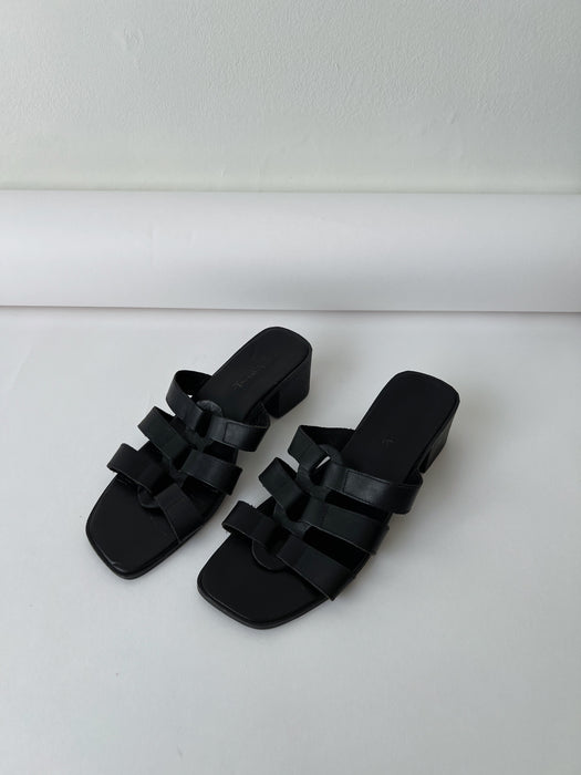 Black Leather Sandals | 7