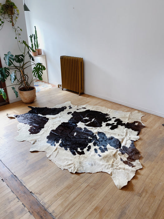 Cream & Speckled Black Cowhide Rug